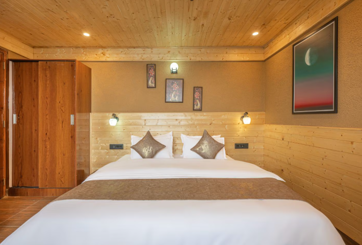1 x DELUXE ROOM